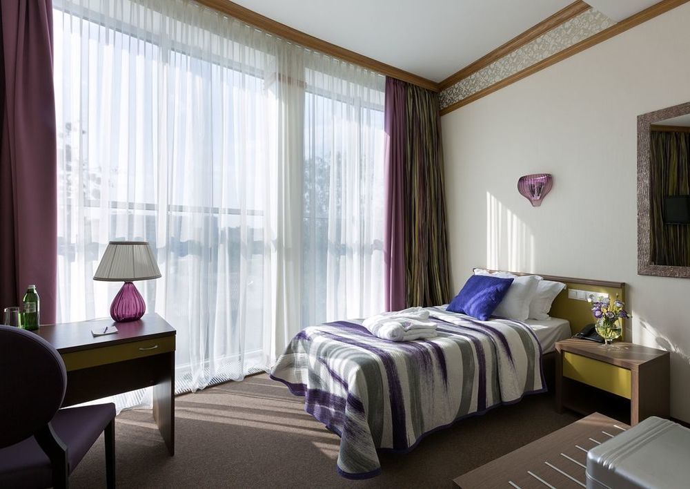 Iris Art Hotel Jarkov Habitación foto